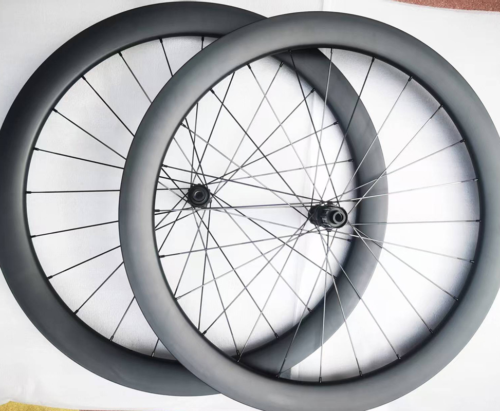 Light Wheelset 45/50/60mm Carb - Gravel Bike Tires recension och pris